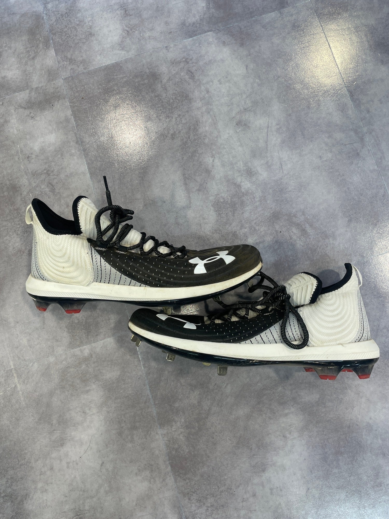 Under Armour Bryce Harper 4 Low Mens Metal Baseball Cleats, Comes