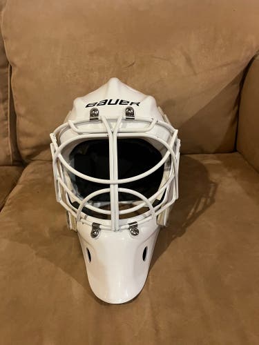 Used Bauer  940 Goalie Mask Medium