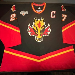 Todd Simpson Calgary Flames Blasty Jersey Size 56 w/ RARE 1998 Game One Tokyo Patch MIC