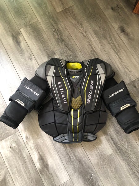 Used Small Bauer Supreme s29 Goalie Chest Protector
