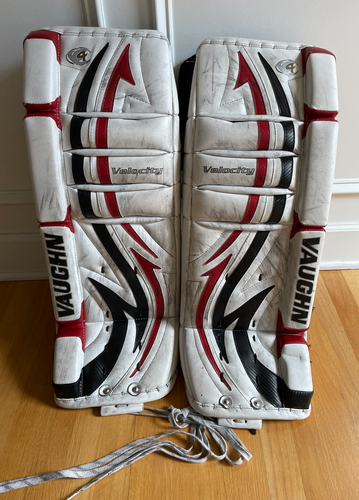 Used 27" Vaughn Velocity V4 Goalie Leg Pads