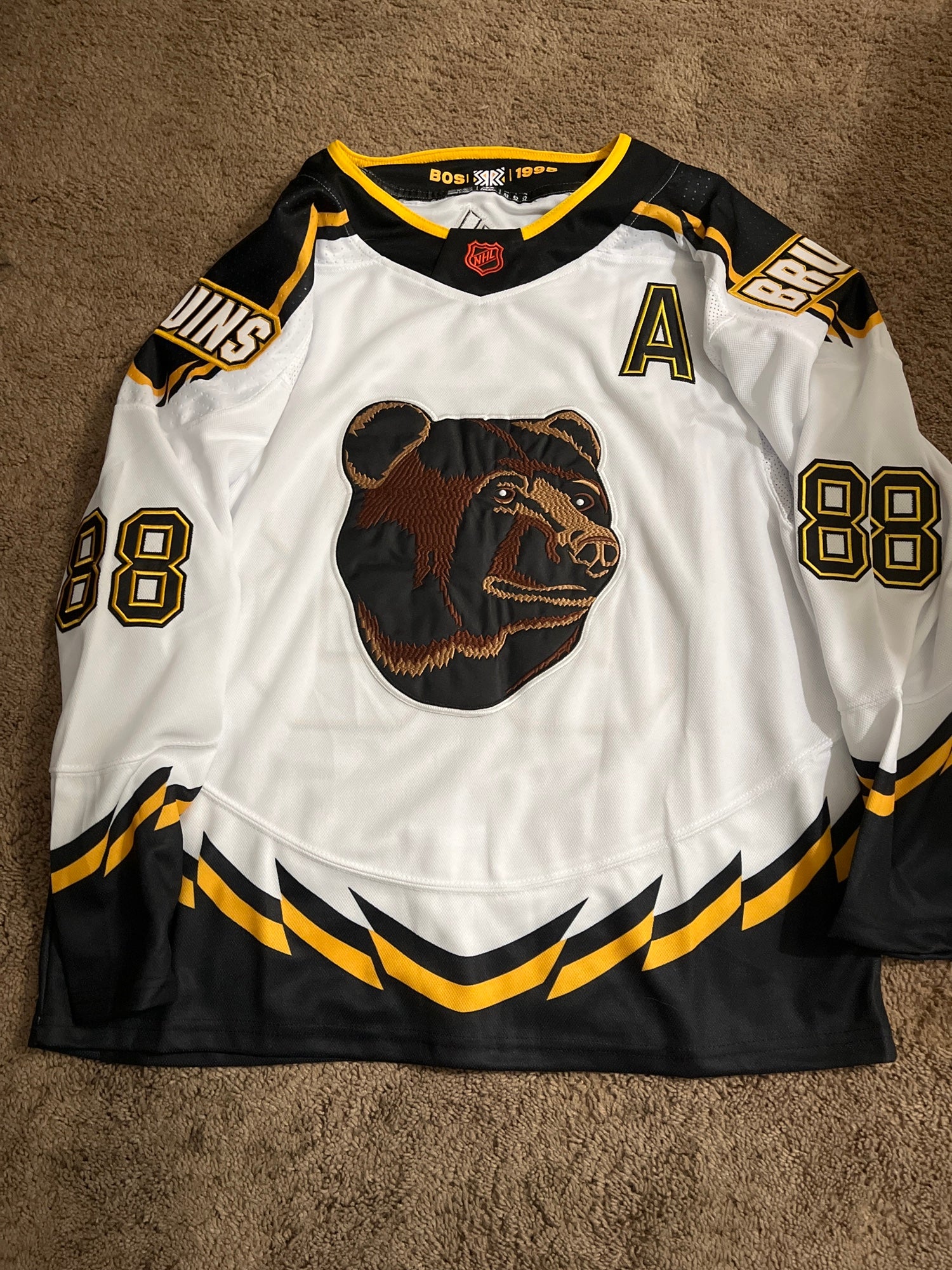Reverse Retro Boston Bruins David Pastrnak jersey