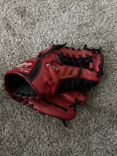 2018 Pitcher's 11.5" Gold Glove Baseball Glove