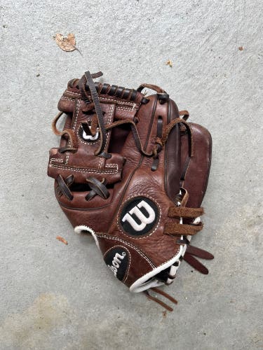 Used Infield 11.5" A900 Baseball Glove