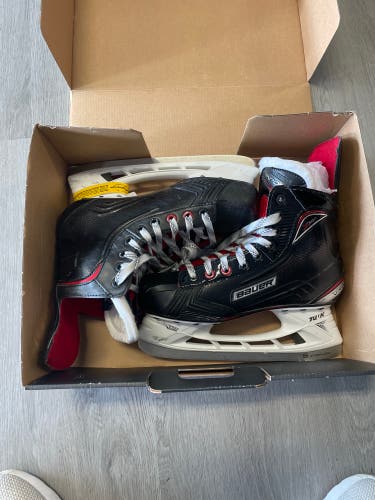 Used Bauer Size 5.5 Vapor X600 Hockey Skates