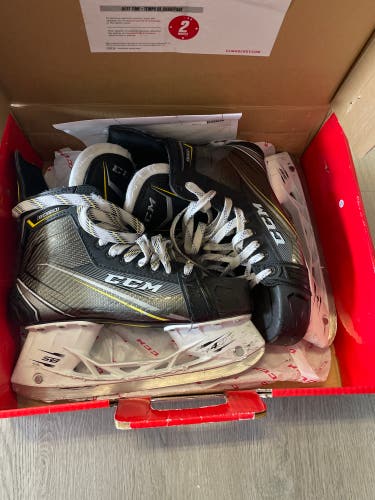 Used CCM Size 8 Tacks 9060 Hockey Skates