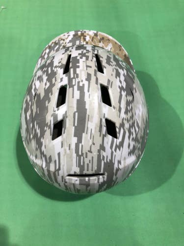 Used  Under Armour Junior Heater Batting Helmet (5 7/8 - 6 3/4)