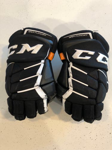 14” CCM Jet speed FT1 gloves