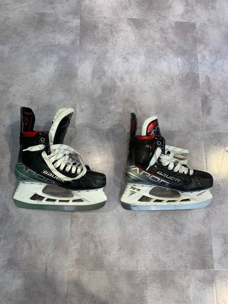 Senior Used Bauer Vapor 3X Hockey Skates 7.0