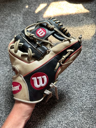 Used Infield 11.5" A2000 Baseball Glove
