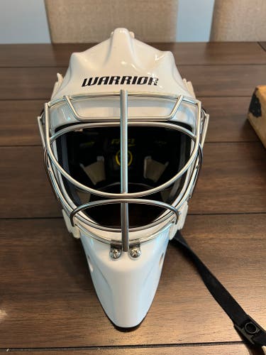 Warrior Ritual F1 SR+ M/L Goalie Mask