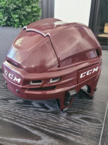 Medium CCM Tacks 910 Helmet