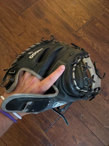Right Hand Throw 34" A2000 Baseball Glove