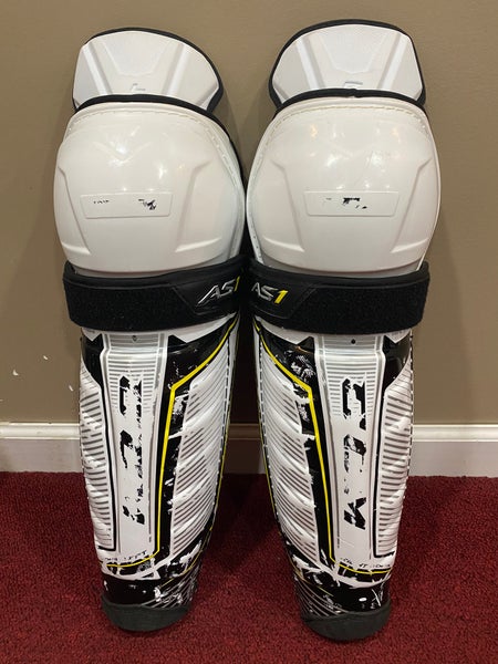 CCM Super Tacks AS1 Shin Pads Size 16 Item#ZGAS16