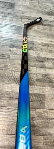 New! 87 Flex Right Handed P28 Nexus Sync Hockey Stick
