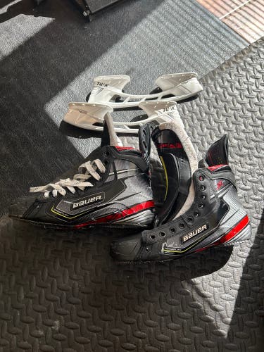 Used Bauer Regular Width Pro Stock Size 7.5 Vapor 2X Pro Hockey Skates