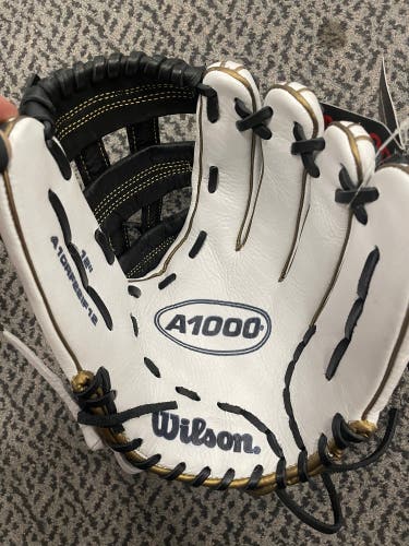 Wilson A1000 12” Fastpitch glove