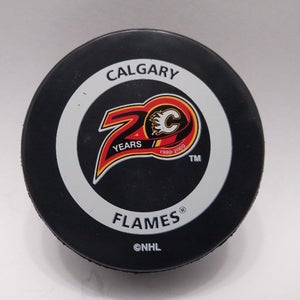 1999-00 CALGARY FLAMES 20th Anniversary NHL Official GAME PUCK Hockey InGlasCo