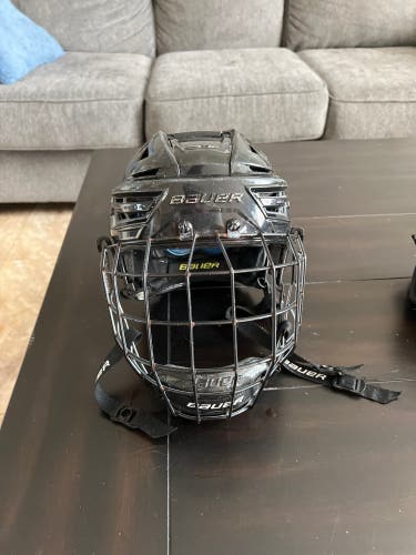 Used Medium Bauer Re-Akt 150 Helmet