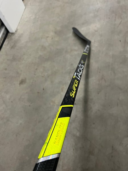 Senior Left Hand P29 Pro Stock Super Tacks AS3 Pro Hockey Stick