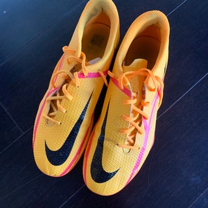 Orange Men's Molded Cleats Nike Phantom GT2 Elite FG Cleats