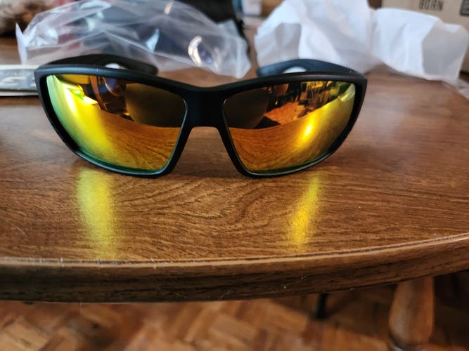 Gold Unisex New Adult Medium/Large Adult Unisex Costa Del Mar Sunglasses