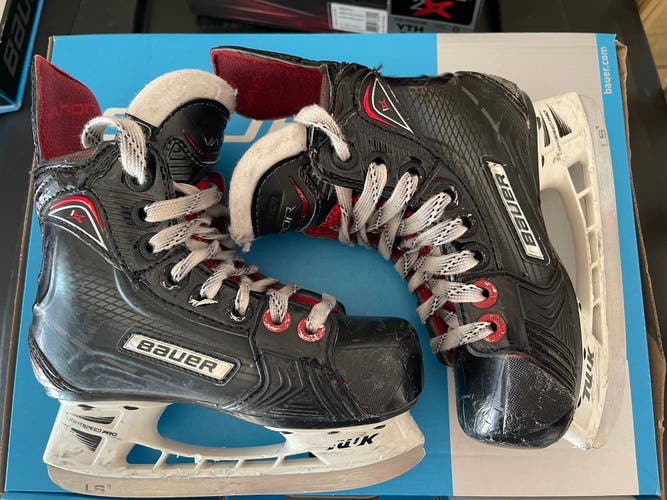 Bauer Size  YTH 10.5 Vapor Hockey Skates Youth