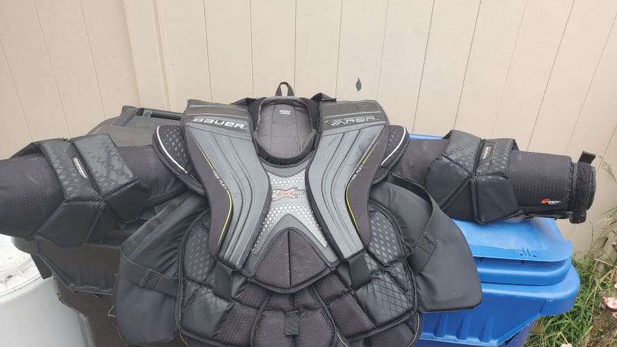 Large Bauer Vapor 2X Pro Chest Protector