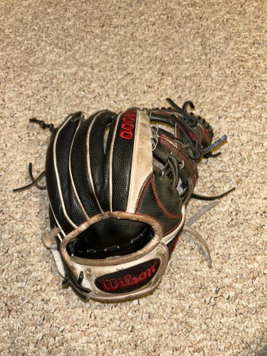 Used Infield 11.75" A2000 1787 Baseball Glove