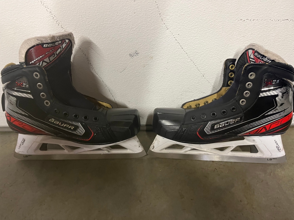 Used Bauer Regular Width Size 9.5 Vapor X2.9 Hockey Goalie Skates