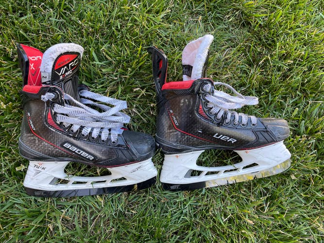 Youth Used Bauer Vapor 3X Pro Hockey Skates Regular Width Size 2