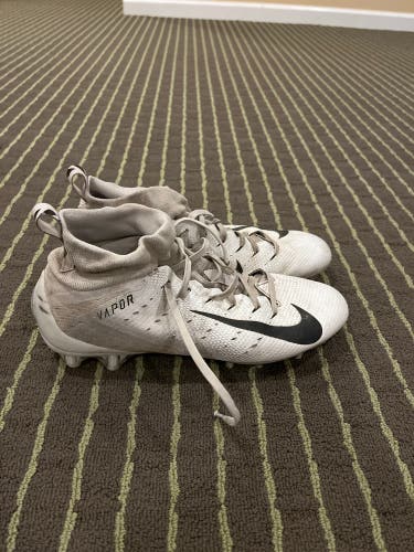White Used Size 11.5 (Women's 12.5) Nike