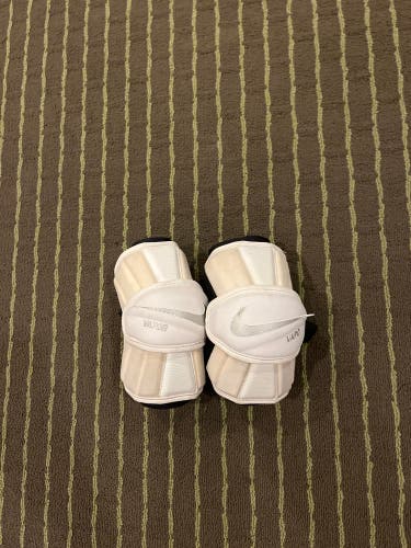 Used Medium Nike Arm Pads