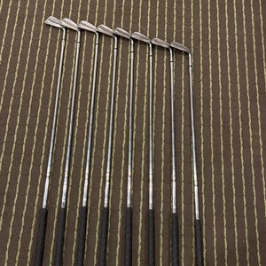 Used Right Handed 8 Pieces Clubs (Full Set)