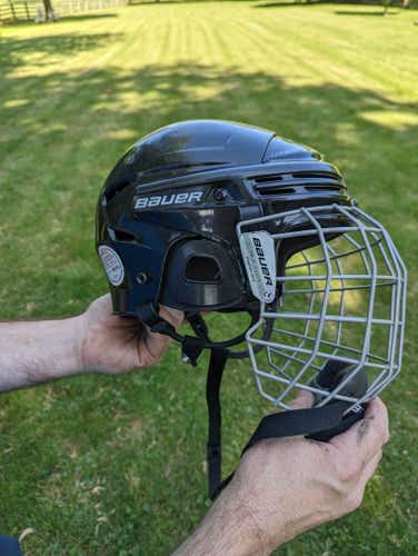 Used Youth Bauer 2100 Helmet And Cage