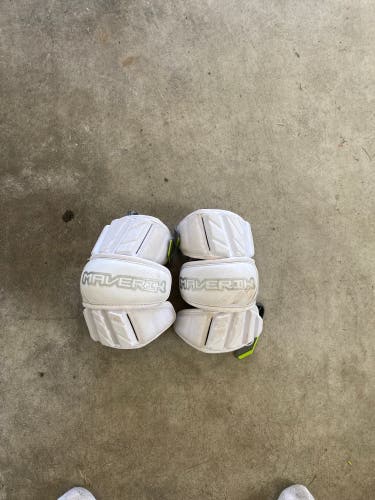Used Medium/Large Maverik Rome Arm Pads