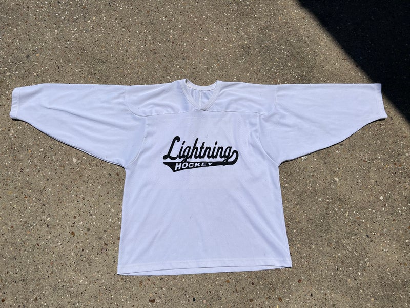 White Used Large CCM Hockey Practice Jersey OA5