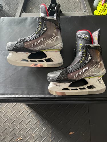 Vapor Hyperlight skates