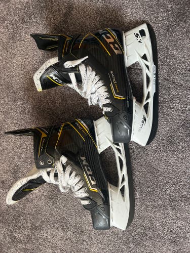 Used CCM Regular Width Size 10 Super Tacks AS3 Pro Hockey Skates