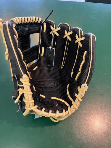 New Wilson A2000 Pedroia Fit Spin Control 11.5” Infielder Glove