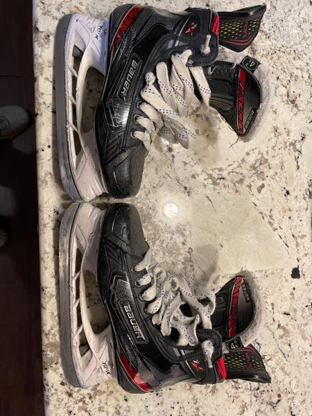 Intermediate Used Bauer Vapor 2X Hockey Skates Regular Width Size 4.5