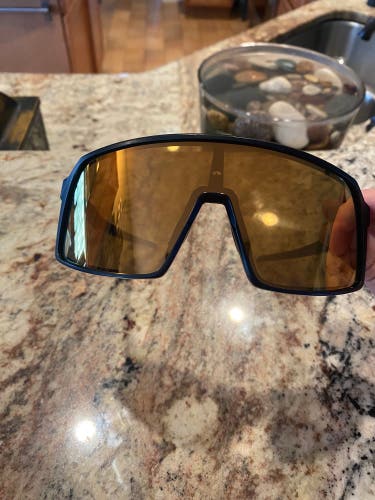 Unisex One Size Fits All Oakley Sutro Sunglasses