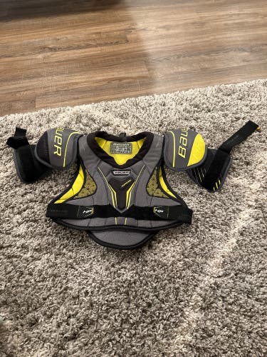 Used Large Bauer Supreme HP Shoulder Pads