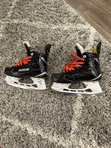 Used Bauer Regular Width Size 4.5 Supreme 180 Hockey Skates
