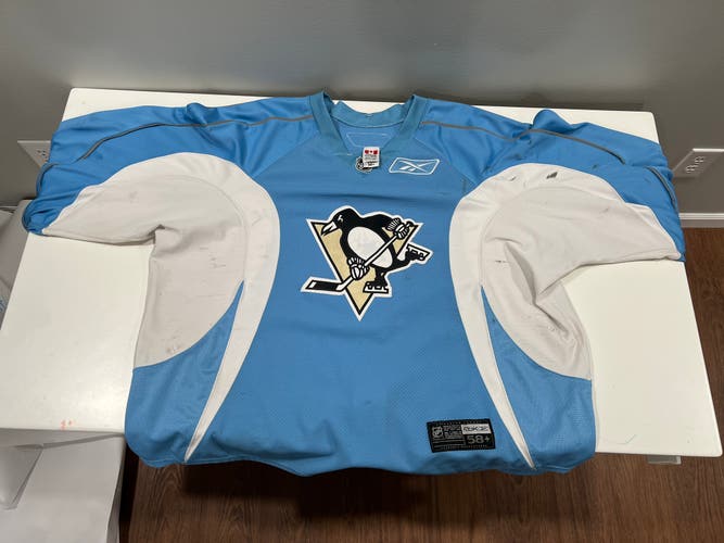 Used Baby Blue Pittsburgh Penguins Practice Jersey Goalie Cut 58+G