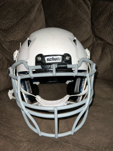 Used Youth Medium Schutt Vengeance Pro VTD Helmet