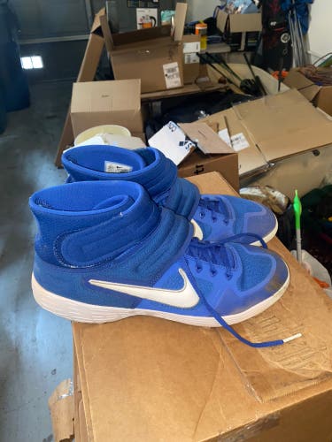 Used Size 12 (Women's 13) Nike Nike Alpha Huarache Elite 2