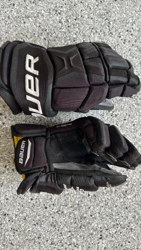 Used Bauer 15"  Supreme TotalOne MX3 Gloves