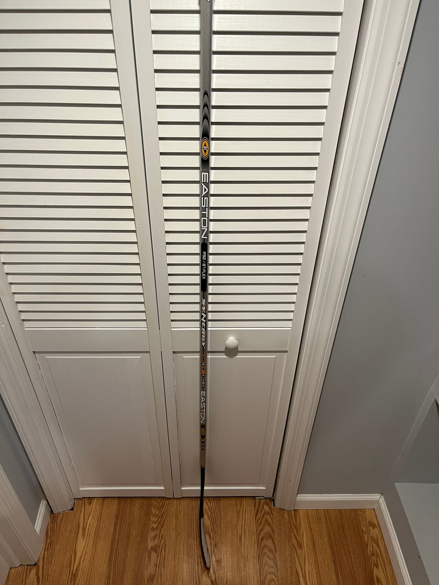 Easton Synergy 100 Flex Hockey stick for Sale in Spring, TX - OfferUp