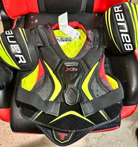 Junior Used Large Bauer Vapor X2.9 Shoulder Pads